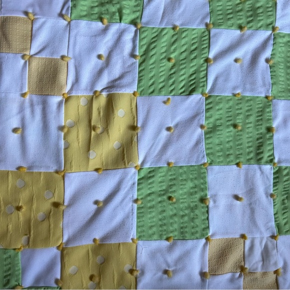 Vintage 1970s Handmade Polyester Quilt 35Wx42L Yellow/Green/White Pompoms - Picture 3 of 6